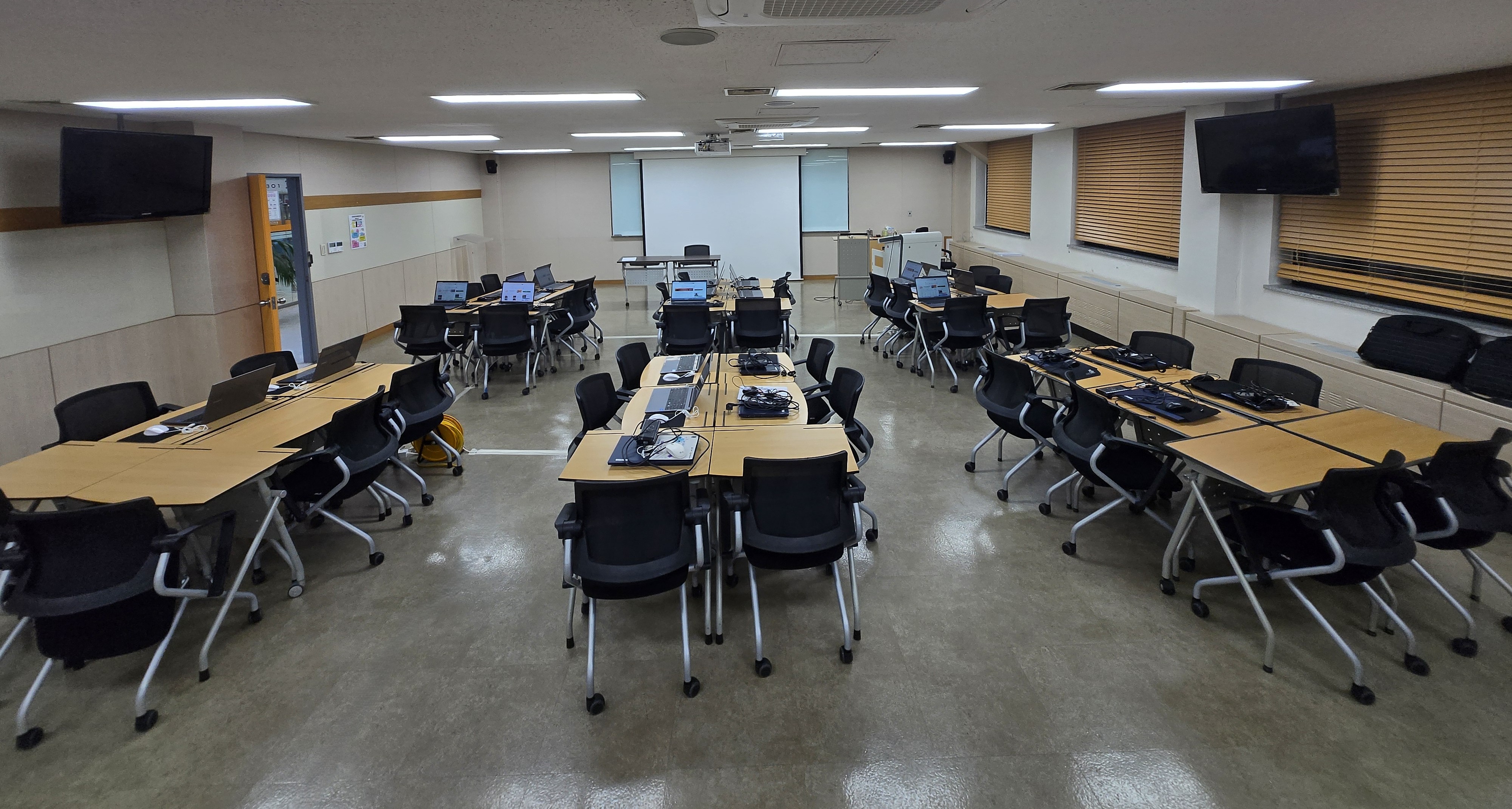 공기업 교육장 세팅